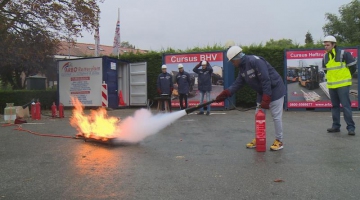 Spartanen leren brandjes blussen en reanimeren | Arbo Rotterdam